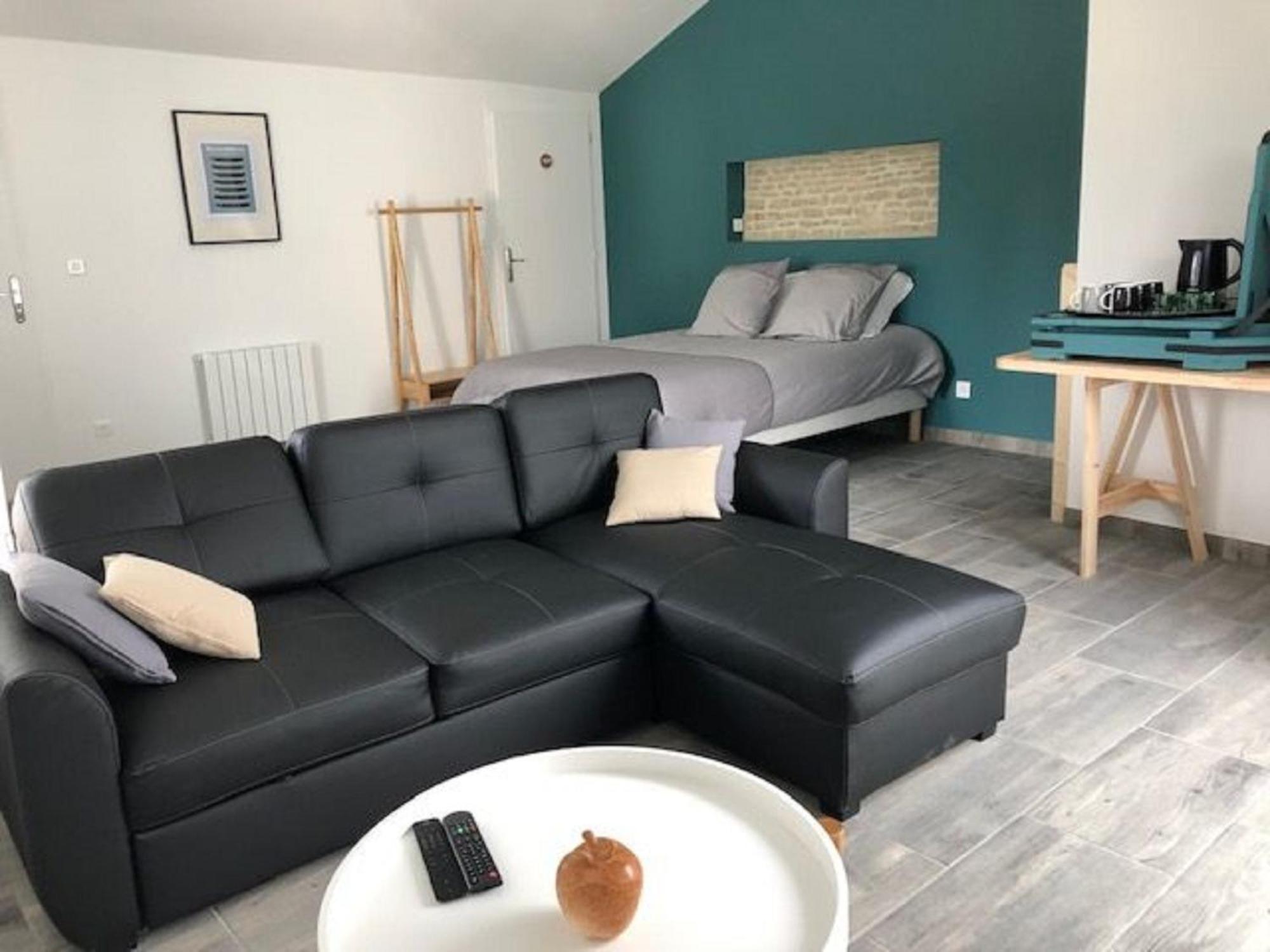 Les Lavandieres Bed & Breakfast *
